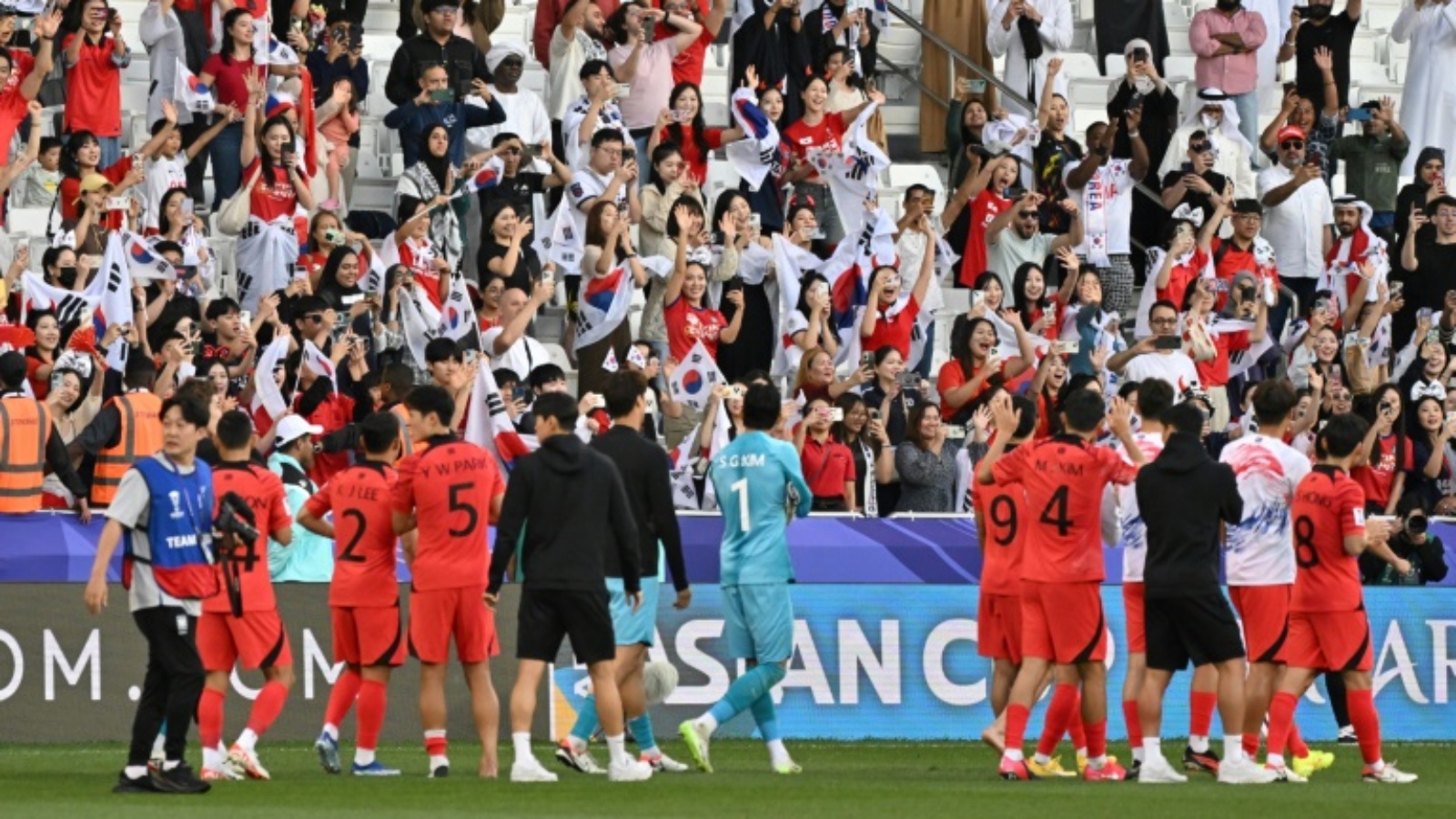 حققت كوريا الجنوبية فوزاً افتتاحياً على البحرين 3-1 في كأس آسيا لكرة القدم في الدوحة