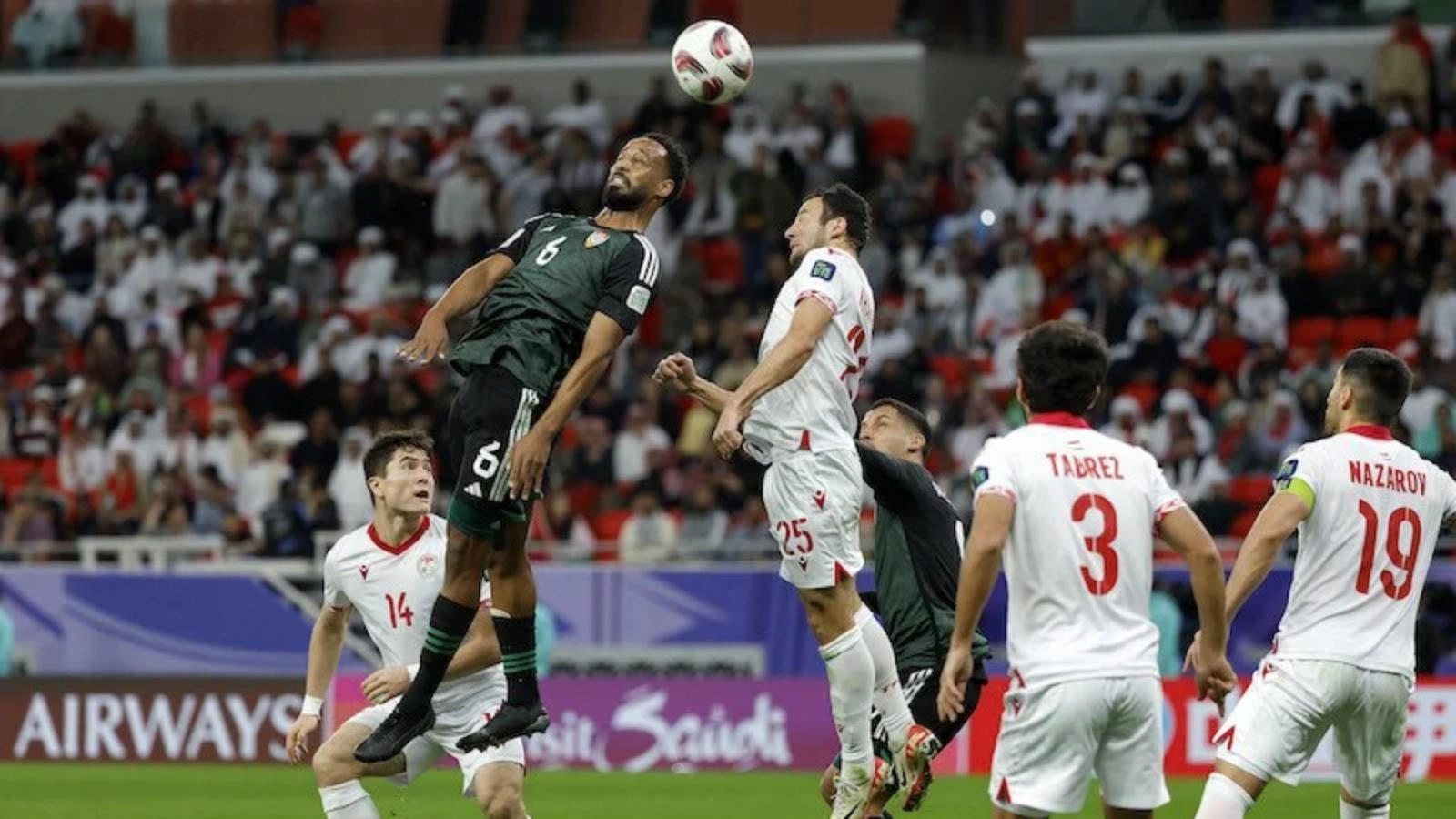 طاجيكستان تنتزع بطاقة التأهل إلى الدور ربع النهائي من كأس آسيا لكرة القدم على حساب الإمارات الأحد 28 كانون الثاني (يناير) 2024