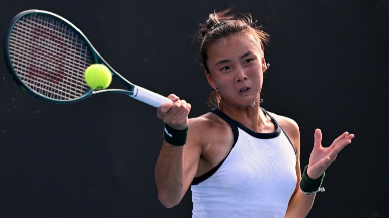 الصينية يوي يوان خلال مباراتها ضد البريطانية كاتي بولتر في بطولة استراليا المفتوحة في ملبورن في 16 كانون الثاني/يناير 2024