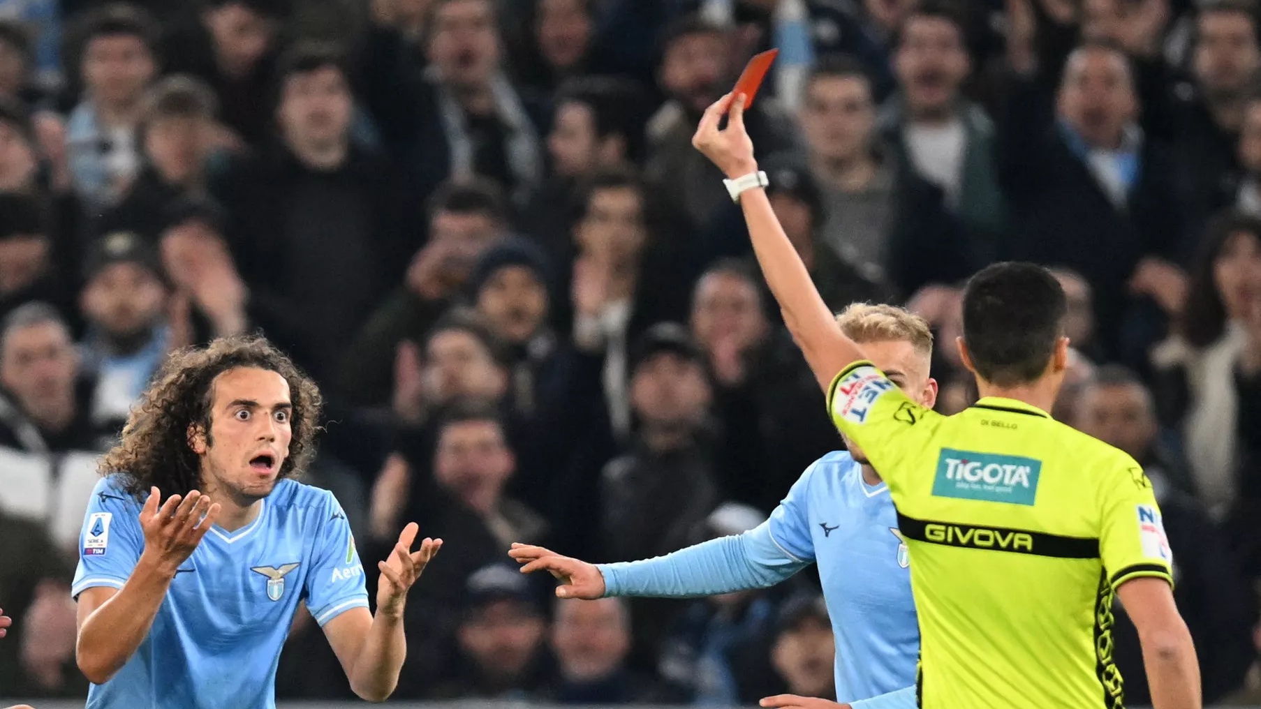 تقليص عقوبة لاعب لاتسيو غندوزي إلى مباراة واحدة