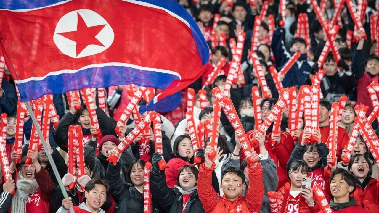 جماهير كوريا الشمالية التي تساند منتخبها في جميع المباريات لن تشاهد منتخب اليابان في بيونغ يانغ