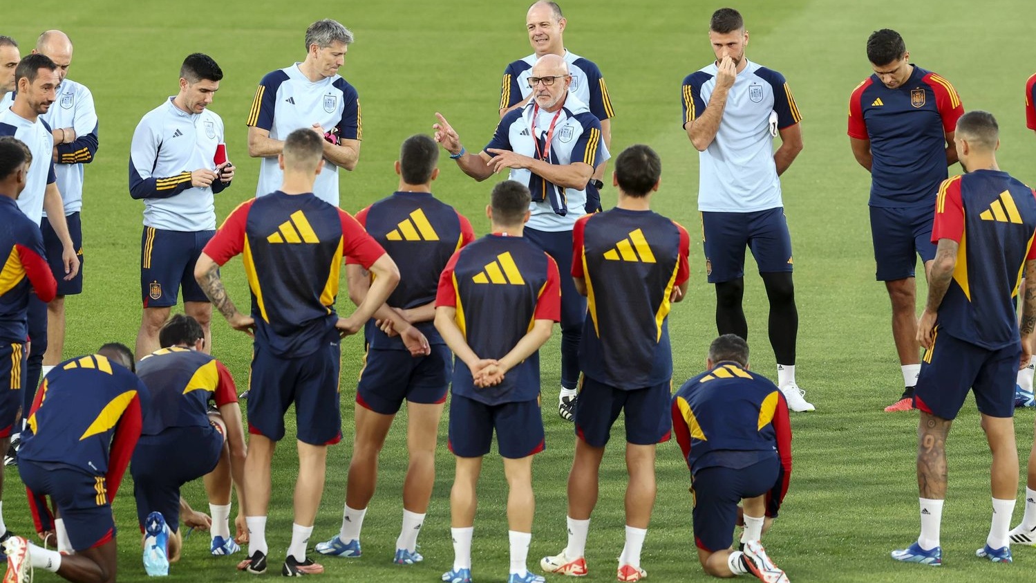 مدرب المنتخب الإٍسباني لويس دي لا فوينتي يطمح لقيادة المنتخب للفوز بلقب يورو 2024 