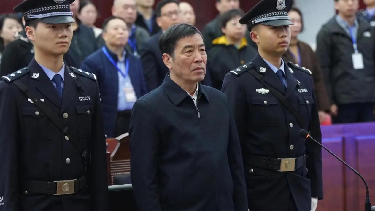حُكم على رئيس الاتحاد الصيني السابق لكرة القدم شويوان تشن بالسجن مدى الحياة