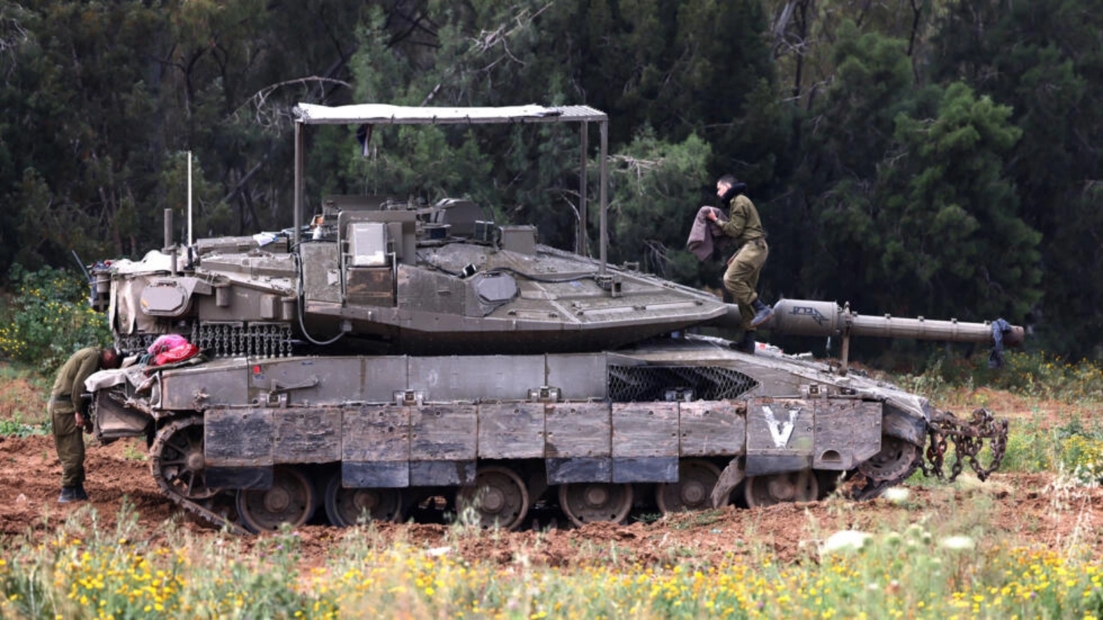 دبابة إسرائيلية على الحدود مع قطاع غزة. 10 نيسان (أبريل) 2024