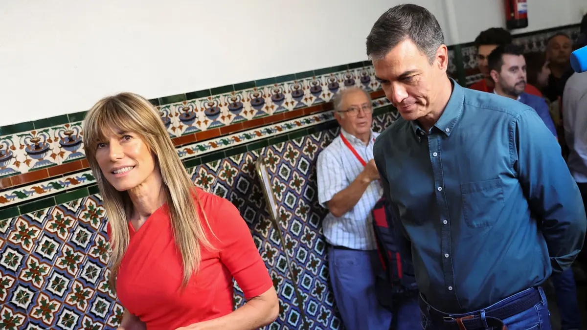 بيغونيا غوميز وزوجها رئيس الوزراء الاسباني بيدرو سانشيز