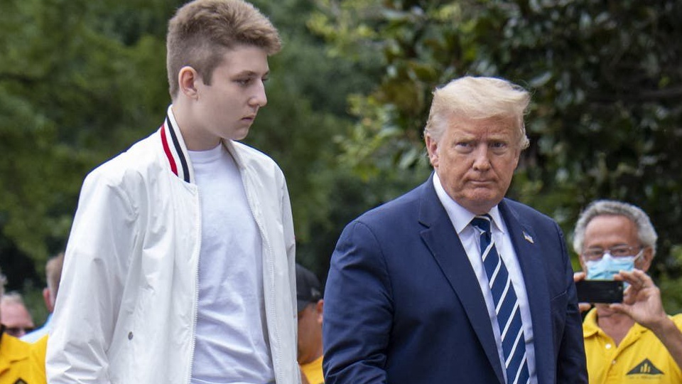 ترامب ونجله بارون