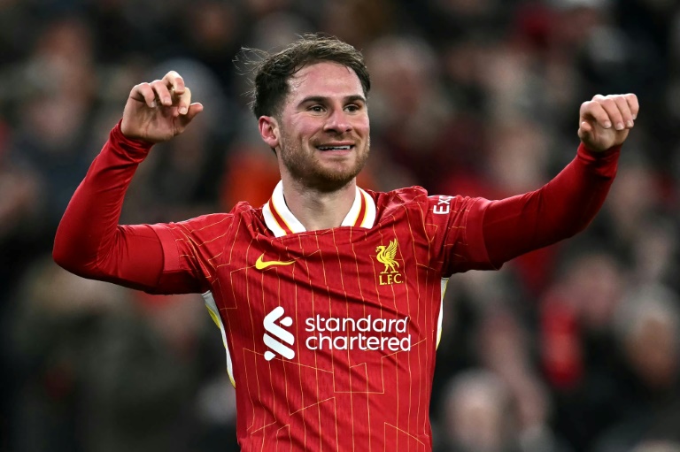 لاعب الوسط الدولي الارجنتيني لنادي ليفربول أليكسيس ماكاليستر يحتفل بالهدف الثاني في مرمى نيوكاسل (2-0) في الدوري الانكليزي في ليفربول في 26 شباط/فبراير 2025