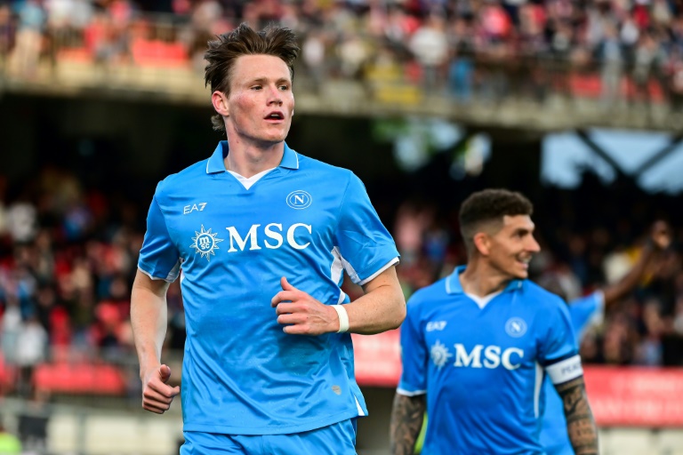 الاسكتلندي سكوت ماكتوميناي لاعب وسط نابولي يحتفل بهدفه في مرمى مونتسا (1-0) ضمن الدوري الإيطالي لكرة القدم. مونتسا، في 19 نيسان/أبريل 2025