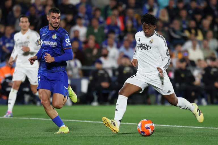 البرازيلي أندريك مهاجم ريال مدريد في مواجهة خيتافي ضمن الدوري الإسباني لكرة القدم. خيتافي، في 23 نيسان/أبريل 2025