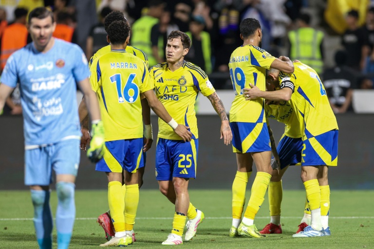 حقق النصر فوزا متأخرا على ضمك