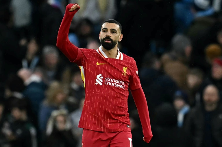 المصري محمد صلاح مهاجم ليفربول يحتفل بتسجيله هدفا في مرمى مانشستر سيتي في الدوري الإنكليزي لكرة القدم. ملعب الاتحاد، مانشستر، في 23 شباط/فبراير 2025