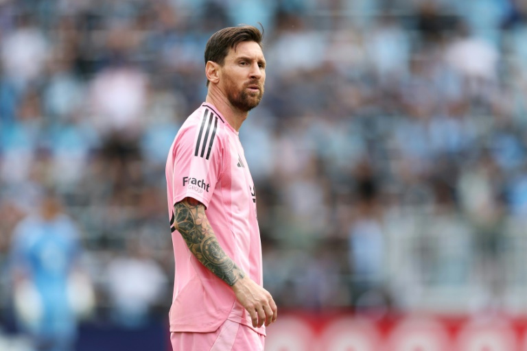 النجم الأرجنتيني ليونيل ميسي خلال مباراة فريقه إنتر ميامي مع مضيفه مينيسوتا يونايتد في الدوري الأميركي لكرة القدم. سانت بول، مينيسوتا، في 10 أيار/مايو 2025