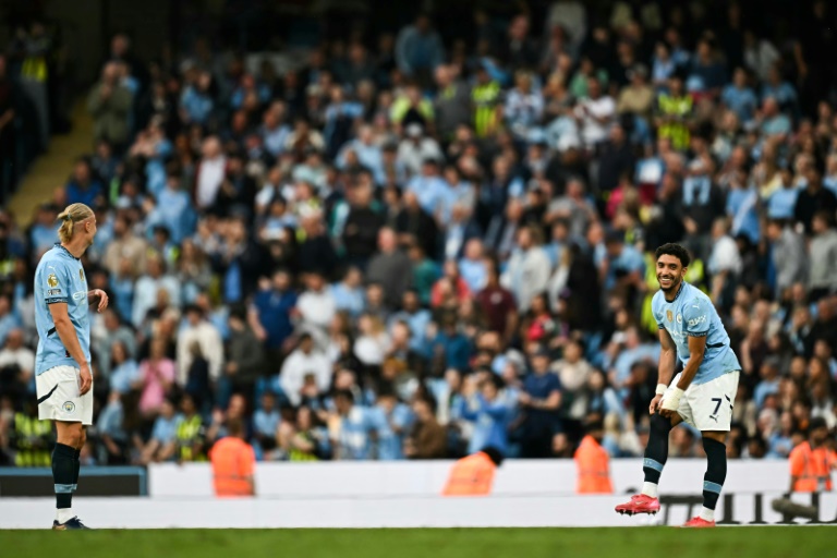 نجم مانشستر سيتي النمصري عمر مرموش محتفلا بتسجيله الهدف الاول لفريقه في مرمى بورنموث في الدوري الانكليزي. 20 ايار/مايو 2025