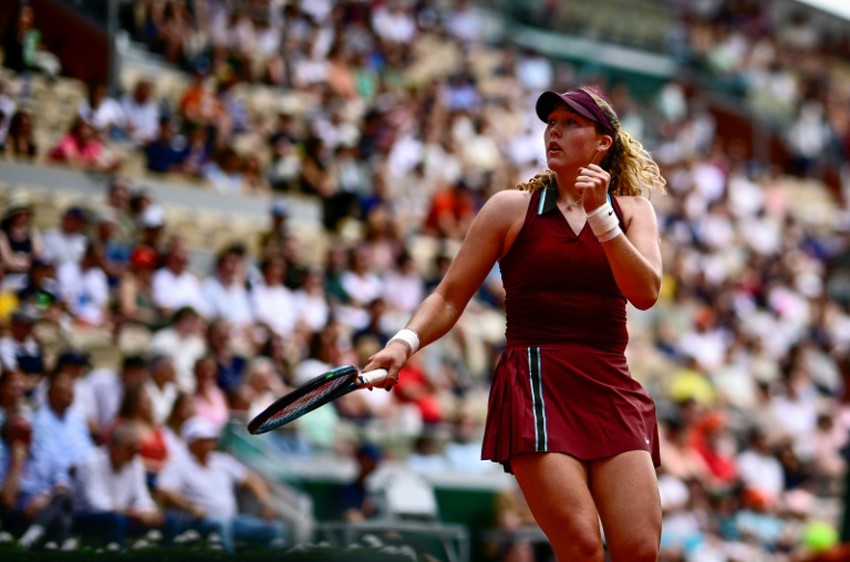 تفوقت الروسية أندرييفا على الكازاخستانية بوتينتسيفا في الدور الرابع من بطولة رولان غاروس