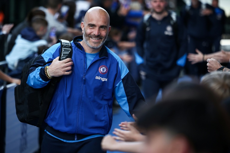 المدرب الإيطالي لتشلسي الانكليزي إنتسو ماريسكا خلال المباراة ضد مانشستر يونايتد في الدوري الانكليزي على ملعب ستامفورد بريدج في لندن في 16 أيار/مايو 2025