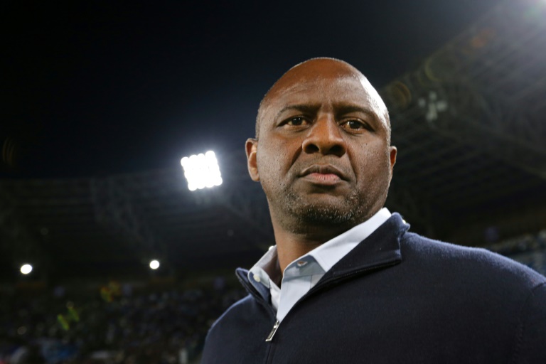 الفرنسي باتريك فييرا خلال مباراة لفريقه جنوى ضد نابولي في الدوري الايطالي لكرة القدم. نابولي في 11 ايار/مايو 2025