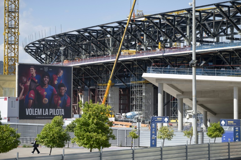 صورة تظهر الأعمال في ملعب كامب نو في 23 أيار/مايو 2025