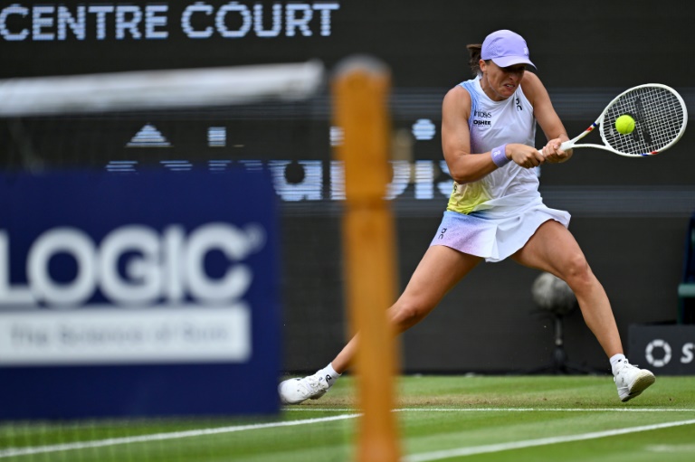 بلغت البولندية إيغتا شفيونتيك نهائي أول دورة على العشب