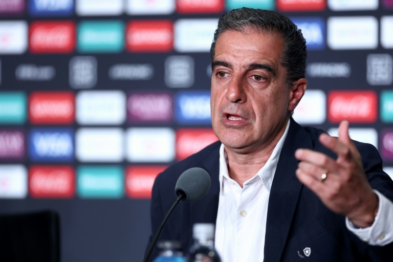 البرتغالي ريناتو بايفا مدرب بوتافوغو في مؤتمر صحافي قبل مواجهة بالميراس ضمن مسابقة كأس العالم للأندية بكرة القدم. ملعب لينكولن فاننشنال فيلد، فيلادلفيا، في 27 حزيران/يونيو 2025