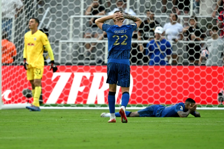 ميلينكوفيتش-سافيتش مهدرا فرصة التسجيل للهلال في مرمى ريد بول سالزبورغ