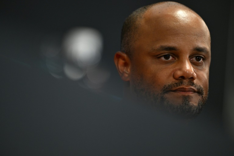 البلجيكي فنسان كومباني مدرب بايرن ميونيخ الألماني في مؤتمر صحافي قبل مواجهة فلامنغو البرازيلي ضمن ثمن نهائي مونديال الأندية بكرة القدم. ميامي، في 28 حزيران/يونيو 2025