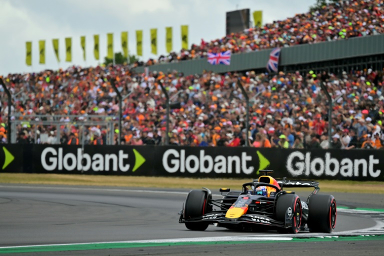 Max Verstappen denies Oscar Piastri pole at Silverstone 