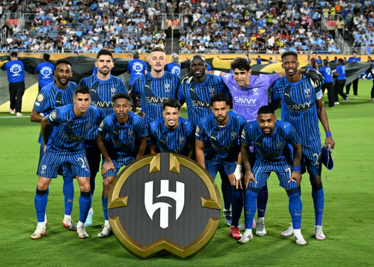 لاعبو الهلال السعودي في مواجهة مانشستر سيتي الإنكليزي ضمن ثمن نهائي مونديال الأندية بكرة القدم. أورلاندو، في 31 حزيران/يونيو 2025