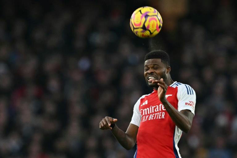 سيمثل بارتي أمام القضاء البريطاني الشهر المقبل في قضية اغتصاب