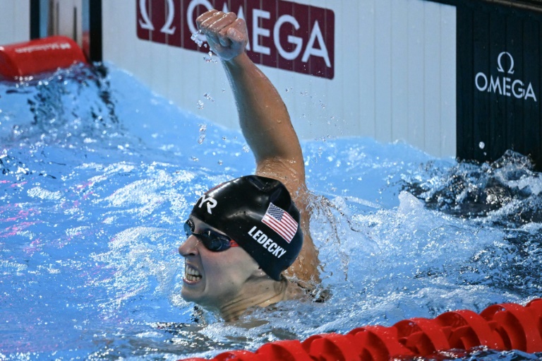 أحرزت الأسطورة ليديكي ذهبيتها الـ23 في بطولة العالم للسباحة
