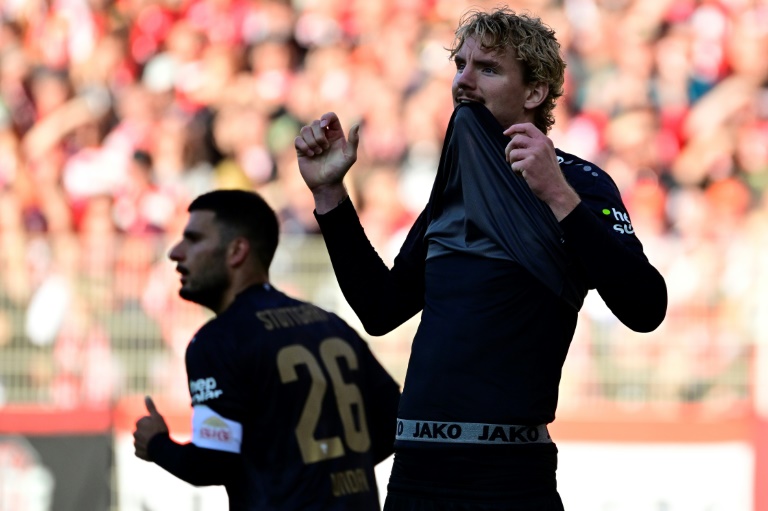 مهاجم شتوتغارت نيك فولتيماده خلال مباراة فرقه أمام أونيون برلين في برلين في 23 آب/أغسطس 2025