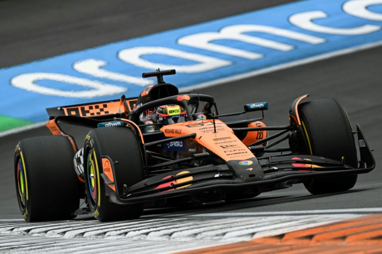 سائق ماكلارين الاسترالي اوسكار بياستري خلال جائزة هولندا الكبرى للفورمولا واحد. زاندفورت، غرب هولندا في 31 آب/أغسطس 2025