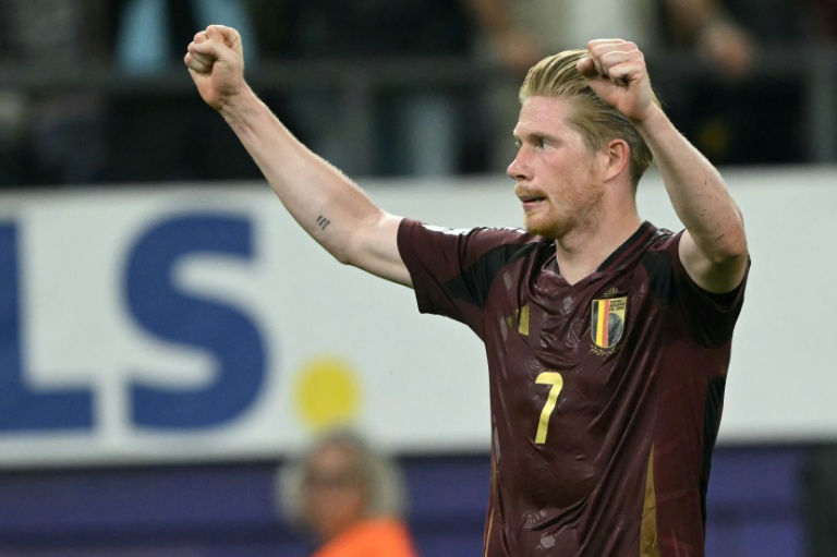 صانع العاب بلجيكا كيفن دي بروين يحتفل بهزه شباك كازاخستان (6-0) في التصفيات الاوروبية المؤهلة الى كأس العالم 2026 في أندرلخت في السابع من أيلول/سبتمبر 2025