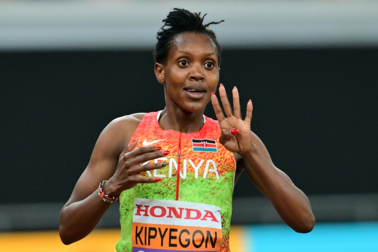 أحرزت كيبييغون رابع ألقابها العالمية في 1500 م في طوكيو