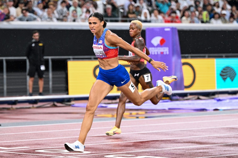 فازت ماكلافلين-ليفرون بذهبية 400 م وحلت عيد ناصر ثالثة