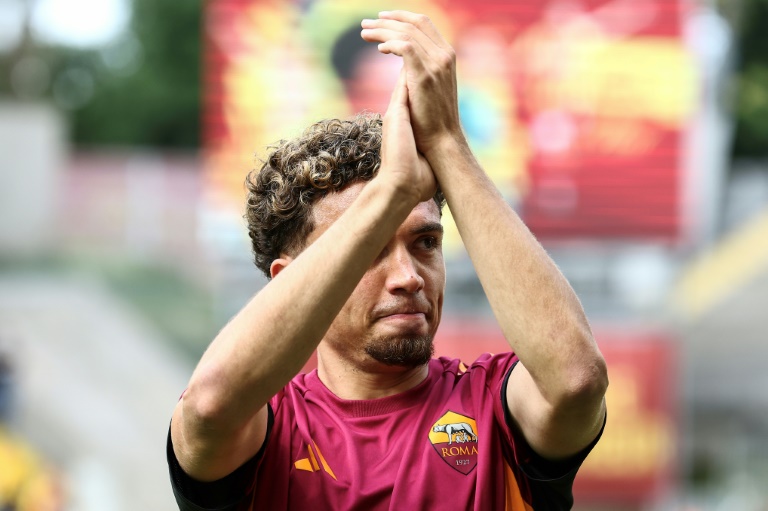 بات العيناوي من الموجوه الشابة الجديدة المنضمة لمنتخب المغرب في كرة القدم