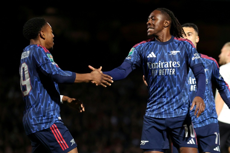 سحّل إيبيريتشي إيزي هدفه الاول بقميص أرسنال خلال الفوز على بورت فاله من الدرجة الثالثة في الدور الثالث من مسابقة كأس الرابطة الإنكليزية للاندية المحترفة في كرة القدم الأربعاء في 24 أيلول/سبتمبر 2025