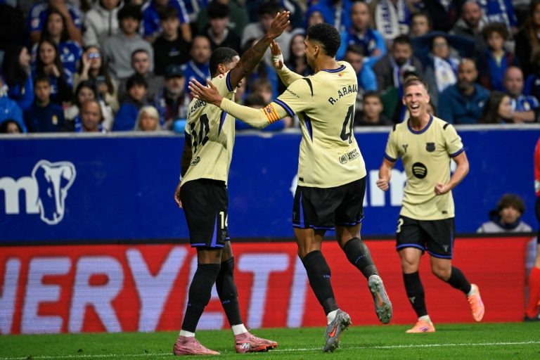 خلال احتفال لاعبي برشلونة بعد الفوز المتأخر على ريال أوفييدو 3-1 ضمن المرحلة السادسة للدوري الإسباني لكرة القدم الخميس في 25 أيلول/سبتمبر 2025