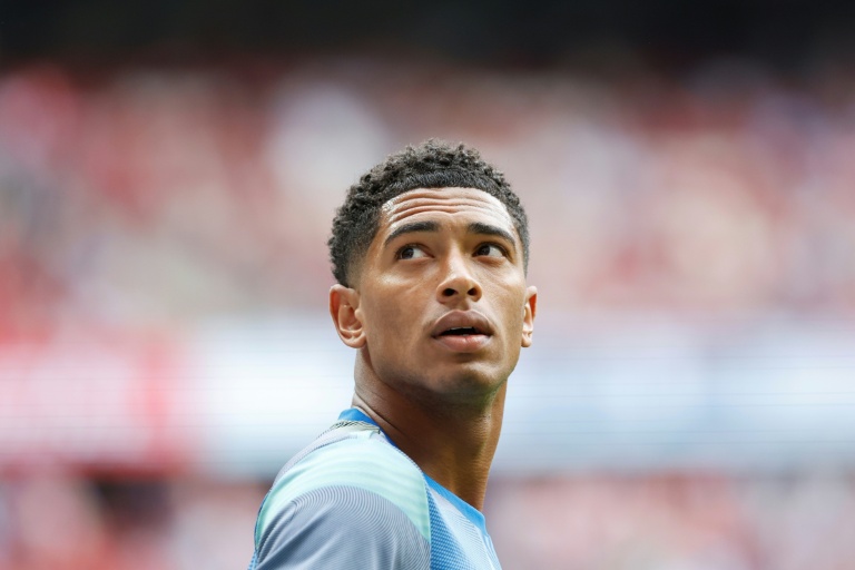 جود بيلينغهام لاعب ريال مدريد قبل مواجهة أتلتيكو في الدوري الإسباني لكرة القدم. ملعب ميتروبوليتانو، مدريد، في 27 أيلول/سبتمبر 2025