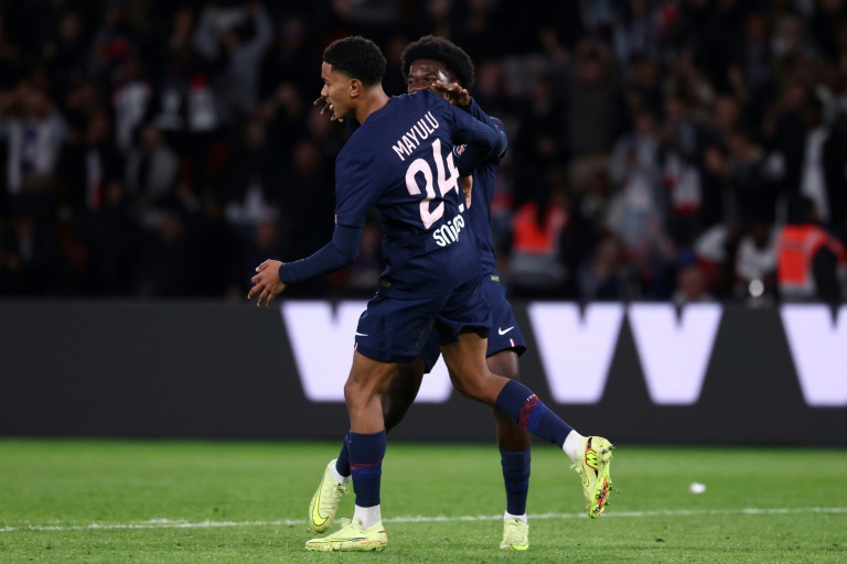 لاعب باريس سان جرمان سيني مايولو بعد تسجيله هدف التعادل 3-3 في مرمى ستراسبورغ في الدوري الفرنسي لكرة القدم. 17 تشيرن الاول/اكتوبر 2025