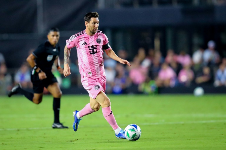 الأرجنتيني ليونيل ميسي بقميص إنتر ميامي في مواجهة سياتل ساوندرز ضمن الدوري الأميركي لكرة القدم، فلوريدا، في 16 أيلول/سبتمبر 2025