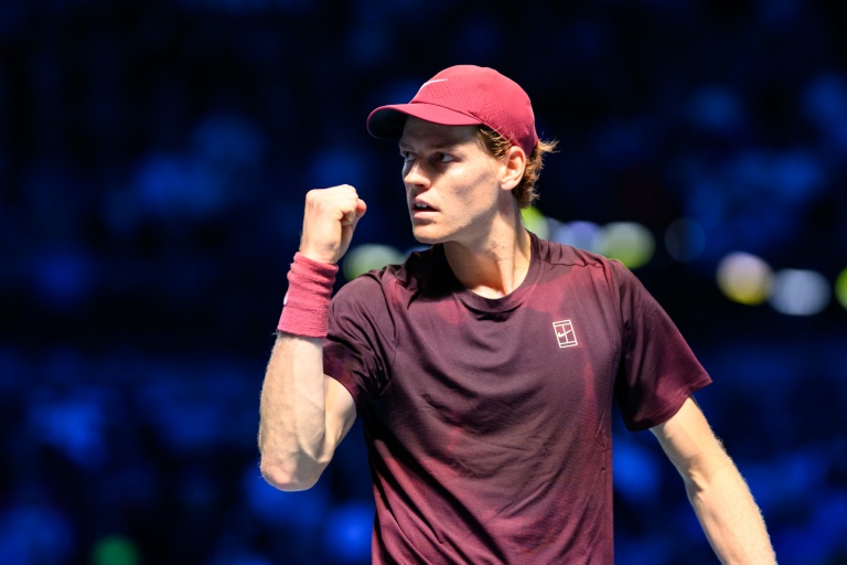 الإيطالي يانيك سينر يبلغ نصف نهائي دورة فيينا لكرة المضرب
