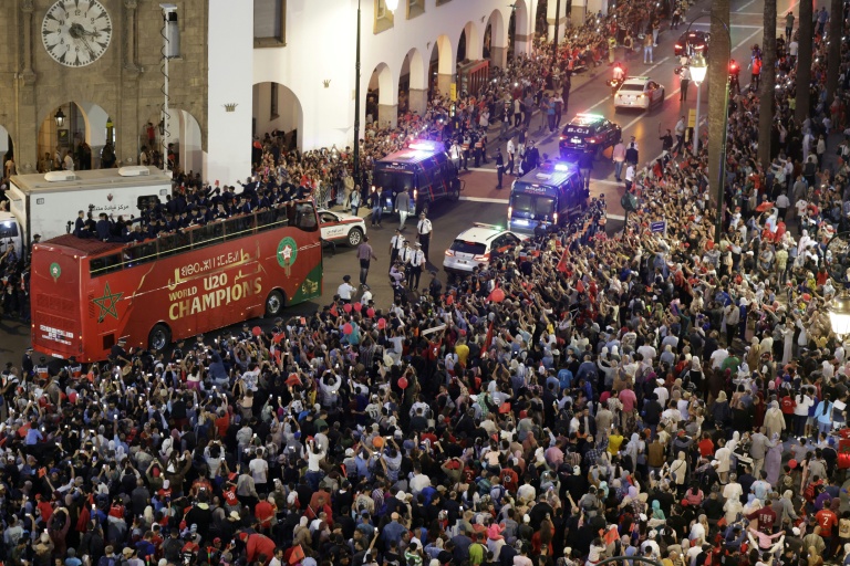 تجمهر الألوف في الرباط للاحتفاء بمنتخب المغرب تحت 20 عاما بعد إحرازه لقب بطولة العالم