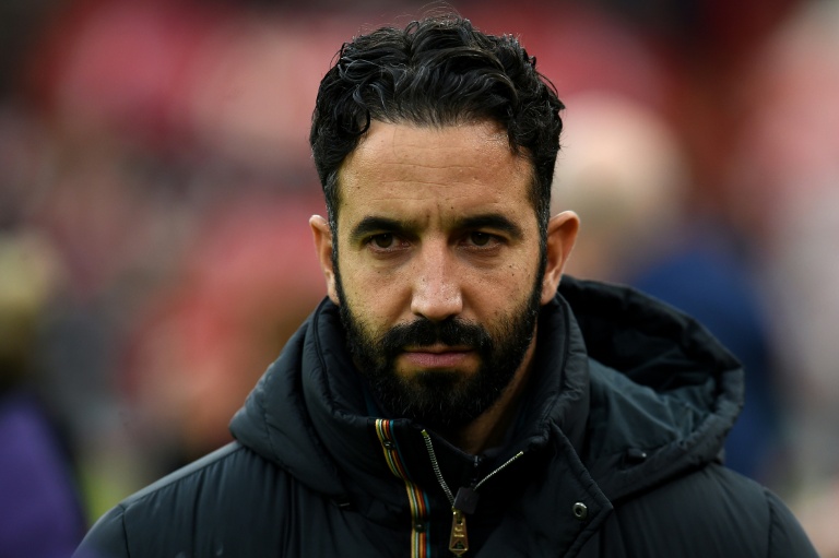 البرتغالي روبن أموريم مدرب مانشستر يونايتد قبل مباراة فريقه أمام ليفربول على ملعب أنفيلد في ليفربول، شمال غرب إنكلترا في 19 تشرين الأول/أكتوبر 2025