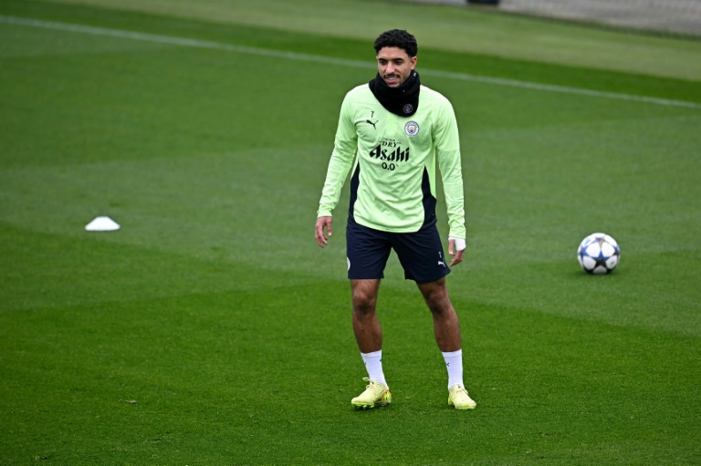 المصري عمر مرموش مهاجم مانشستر سيتي في حصة تدريبية له عشية موادهة فياريال الاسباني في دوري ابطال اوروبا. 20 تشرين الاول/اكتوبر 2025