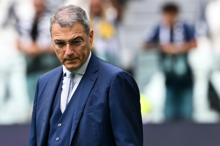 الرئيس التنفيذي الجديد ليوفنتوس، داميان كومولي، خلال مباراة ضمن الدوري الإيطالي لكرة القدم بين فريقه وإنتر ميلان في 13 أيلول/سبتمبر 2025 على ملعب أليانز في تورينو.