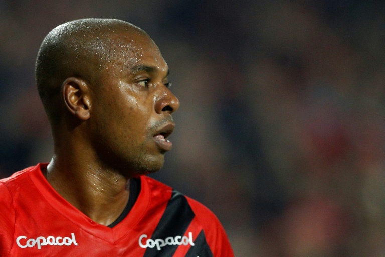 لاعب الوسط فيرناندينيو خلال مباراة لفريق أتلتيكو بارانينسي البرازيلي في 15 آب/أغسطس 2024 في كوريتيبا