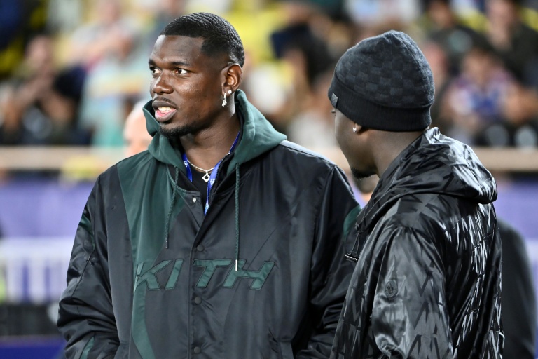 ينتظر عشاق كرة القدم عودة لاعب الوسط بول بوغبا الى الملاعب