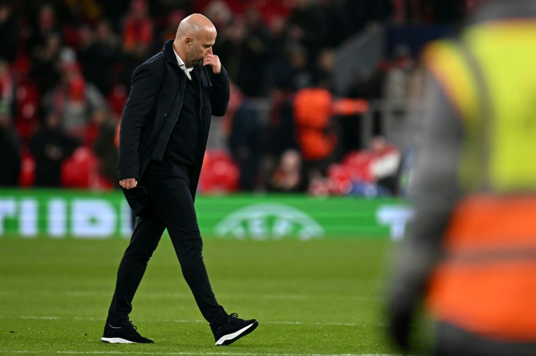 الهولندي ارنه سلوت بعد هزيمة ليفربول الثقيلة في دوري أبطال أوروبا أمام ايندهوفن 1-4 على ملعب أنفيلد في 26 تشرين الثاني/نوفمبر 2025 