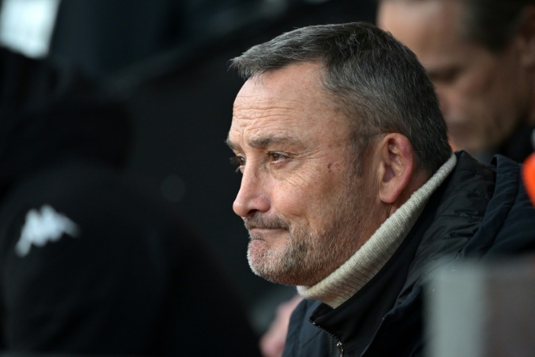 L'entraîneur niçois Franck Haise sans solutions lors du match perdu à Lorient le 30 novembre 2025 