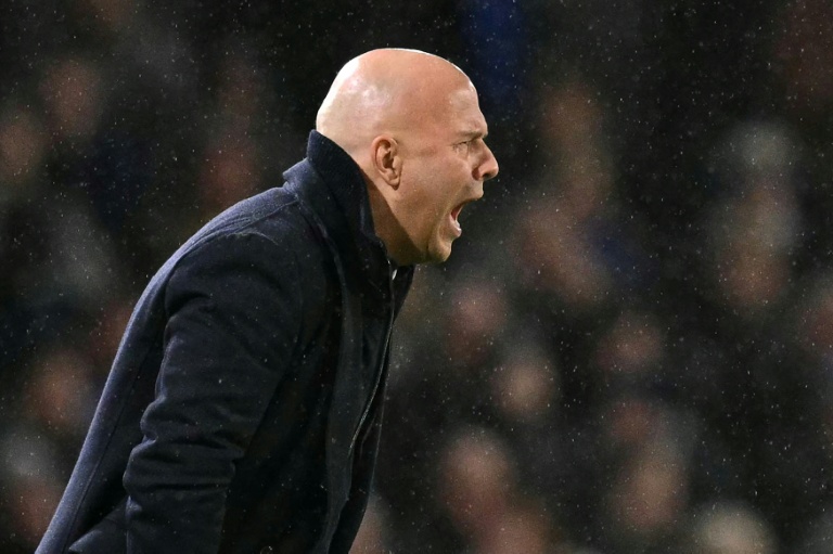 الهولندي أرنه سلوت مدرب ليفربول في مواجهة ليدز يونايتد ضمن الدوري الإنكليزي لكرة القدم، في 6 كانون الأول/ديسمبر 2025